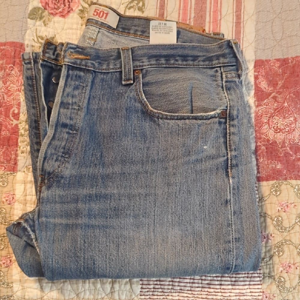 Levi’s 501 – Made in Egypt, Small “e”